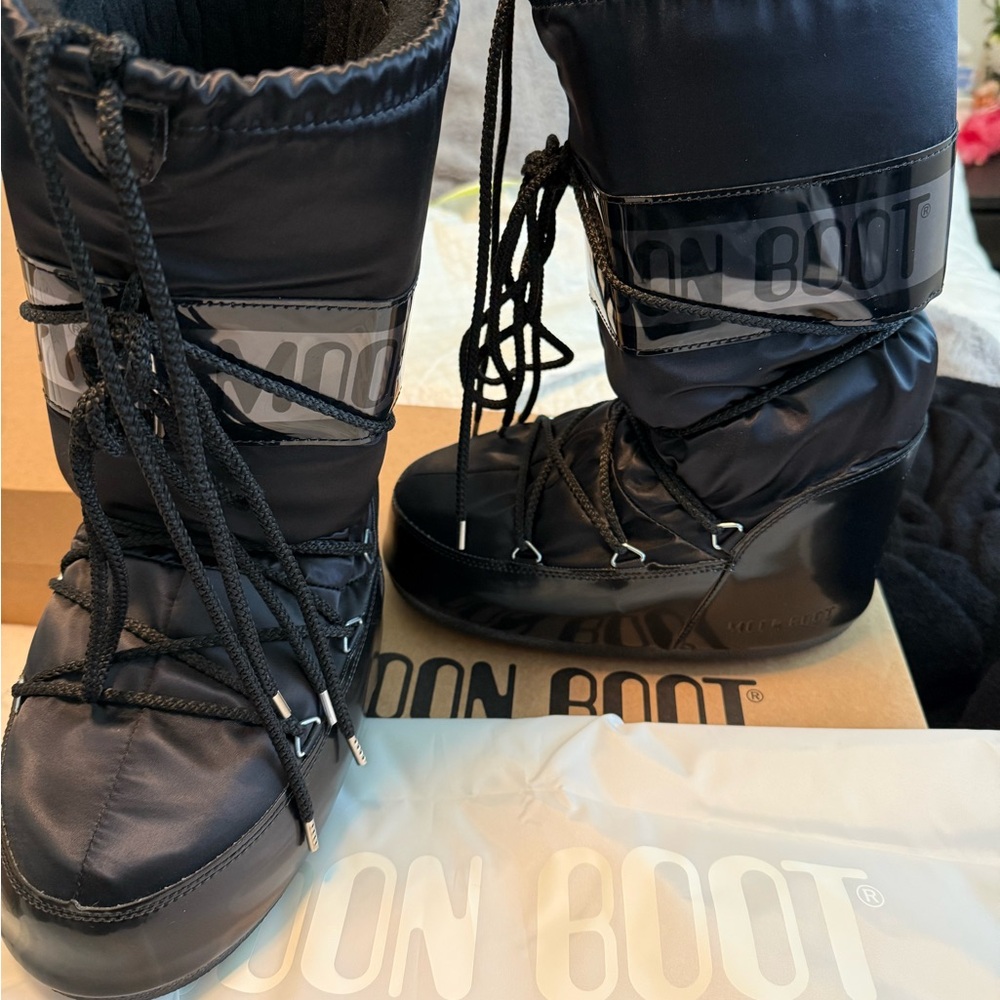 Moon Boot Women's Black Winter Boots